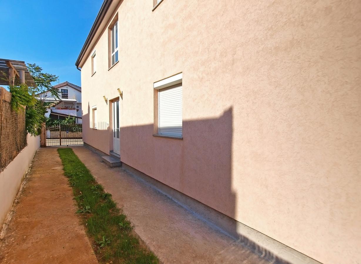 Apartments Edin 1359 Peroj Exterior photo